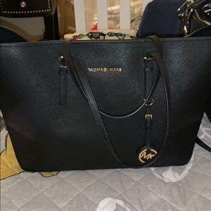 Michael kors tote